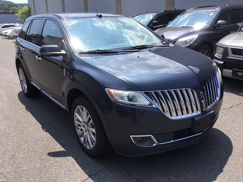 2013 Lincoln MKX Base photo 2