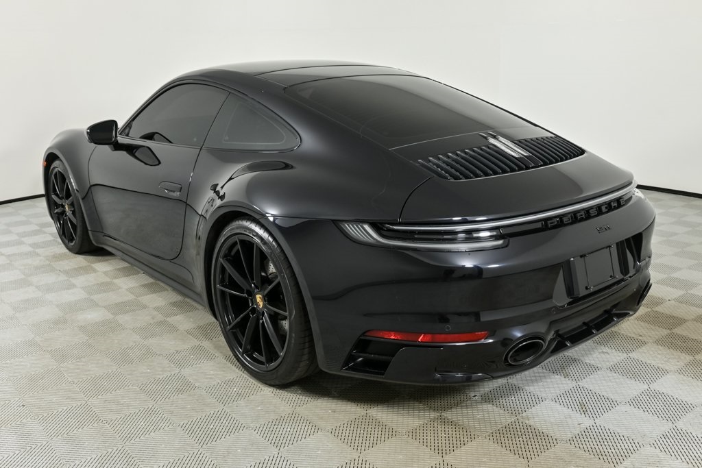 2023 Porsche 911 Coupe photo 3