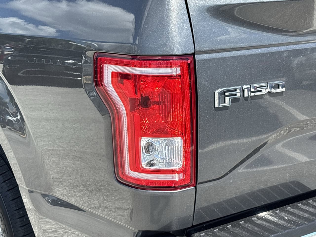 2016 Ford F-150 XLT photo 7