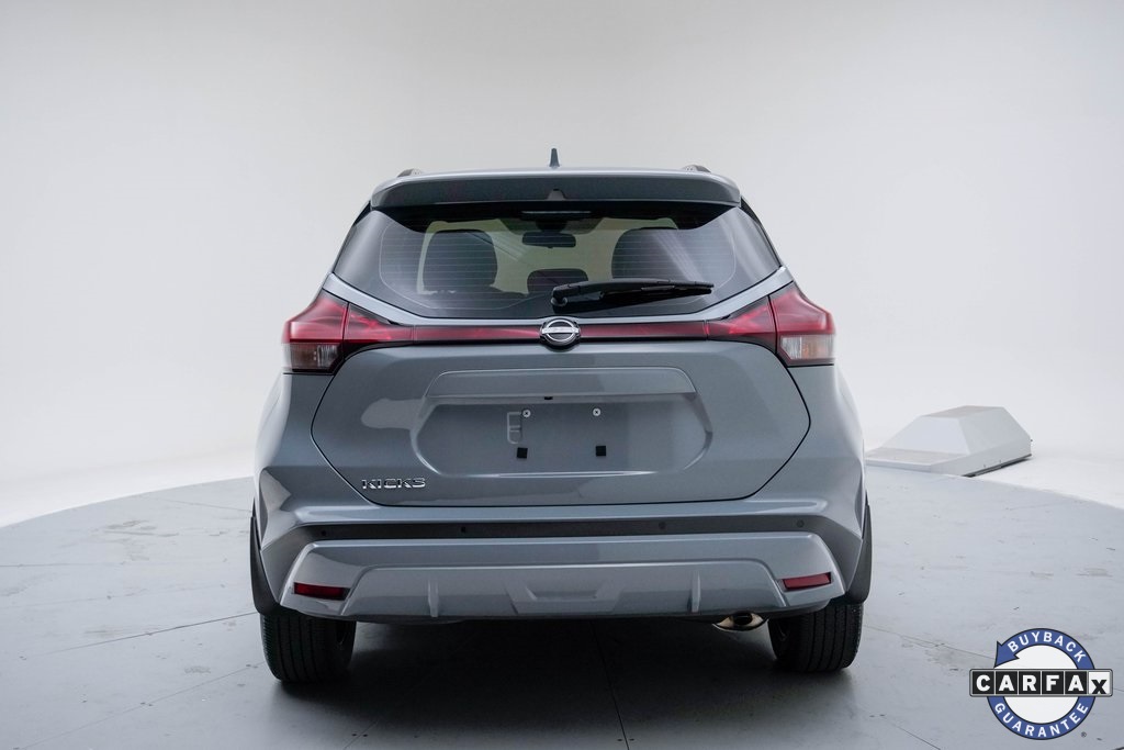 2022 Nissan Kicks SR photo 17