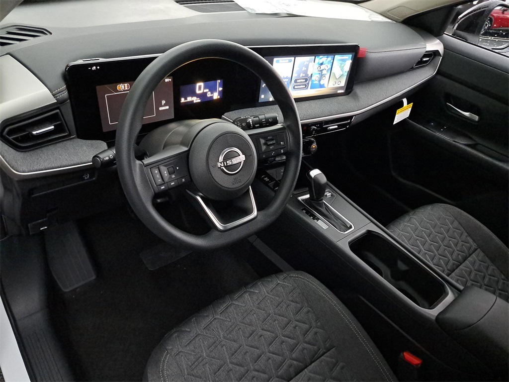 2026 Nissan Kicks SV photo 17