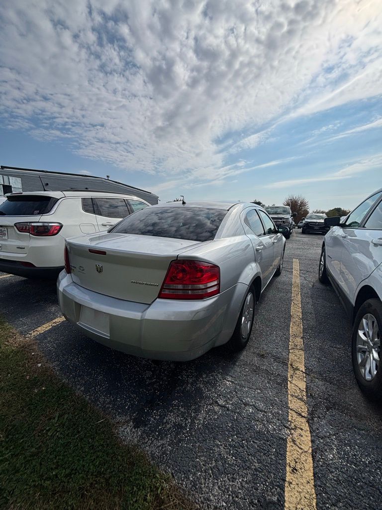 2009 Dodge Avenger SE photo 2