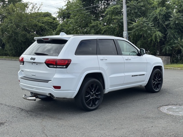 2022 Jeep Cherokee Laredo X photo 2