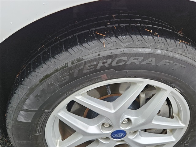 2022 Ford Edge SEL photo 16