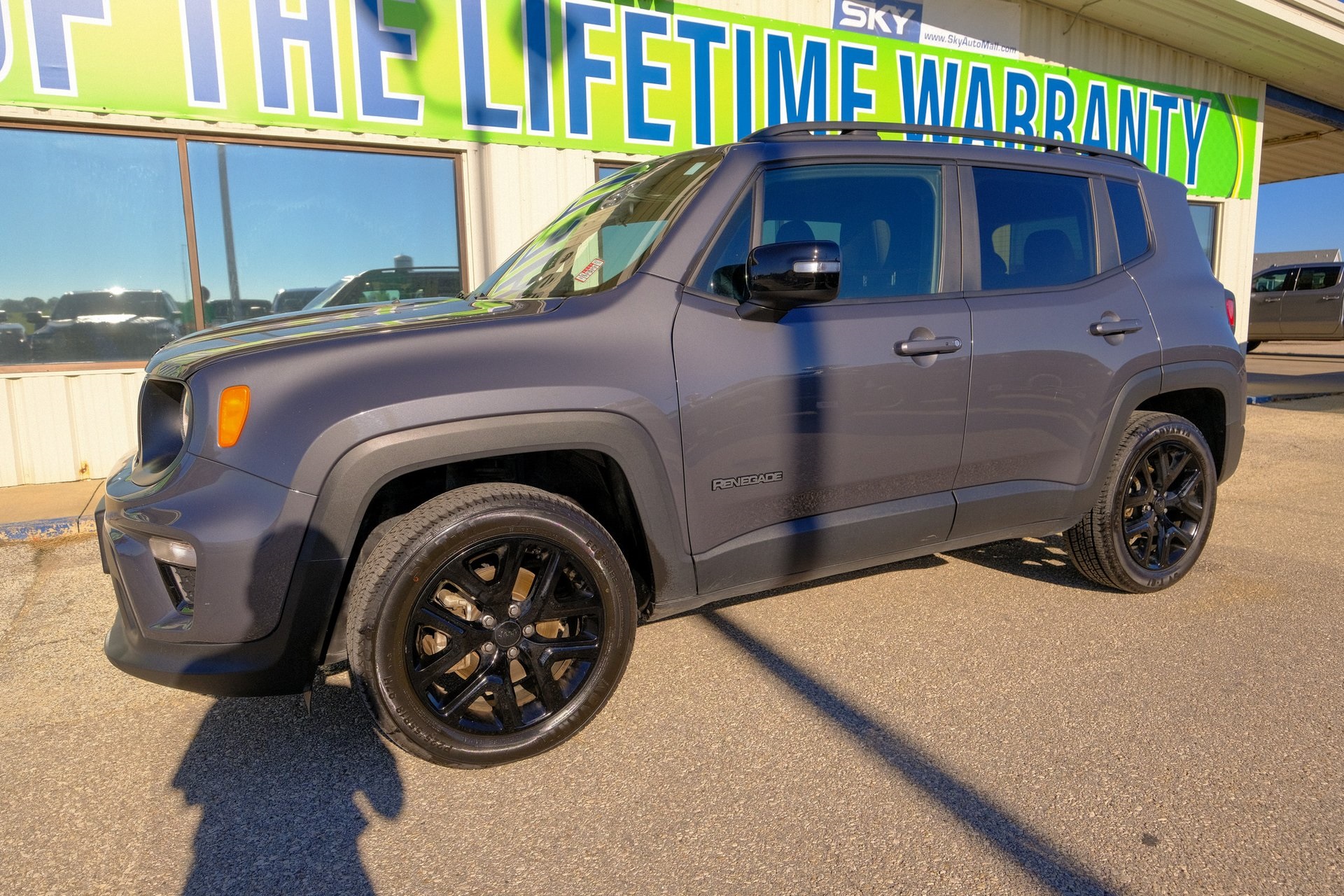 Used 2022 Jeep Renegade Altitude with VIN ZACNJDE17NPN78560 for sale in Center Point, IA