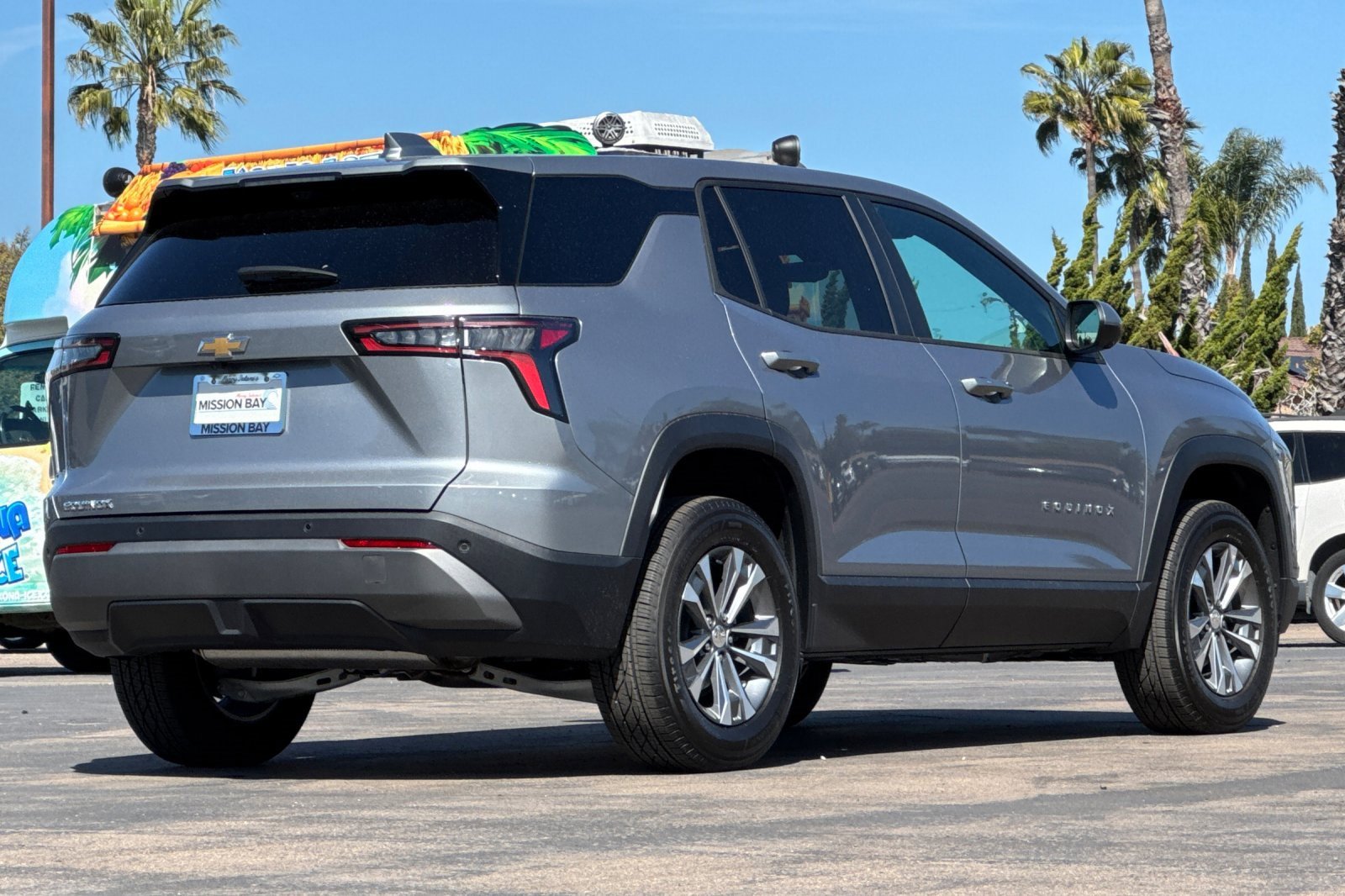 2025 Chevrolet Equinox LT photo 4