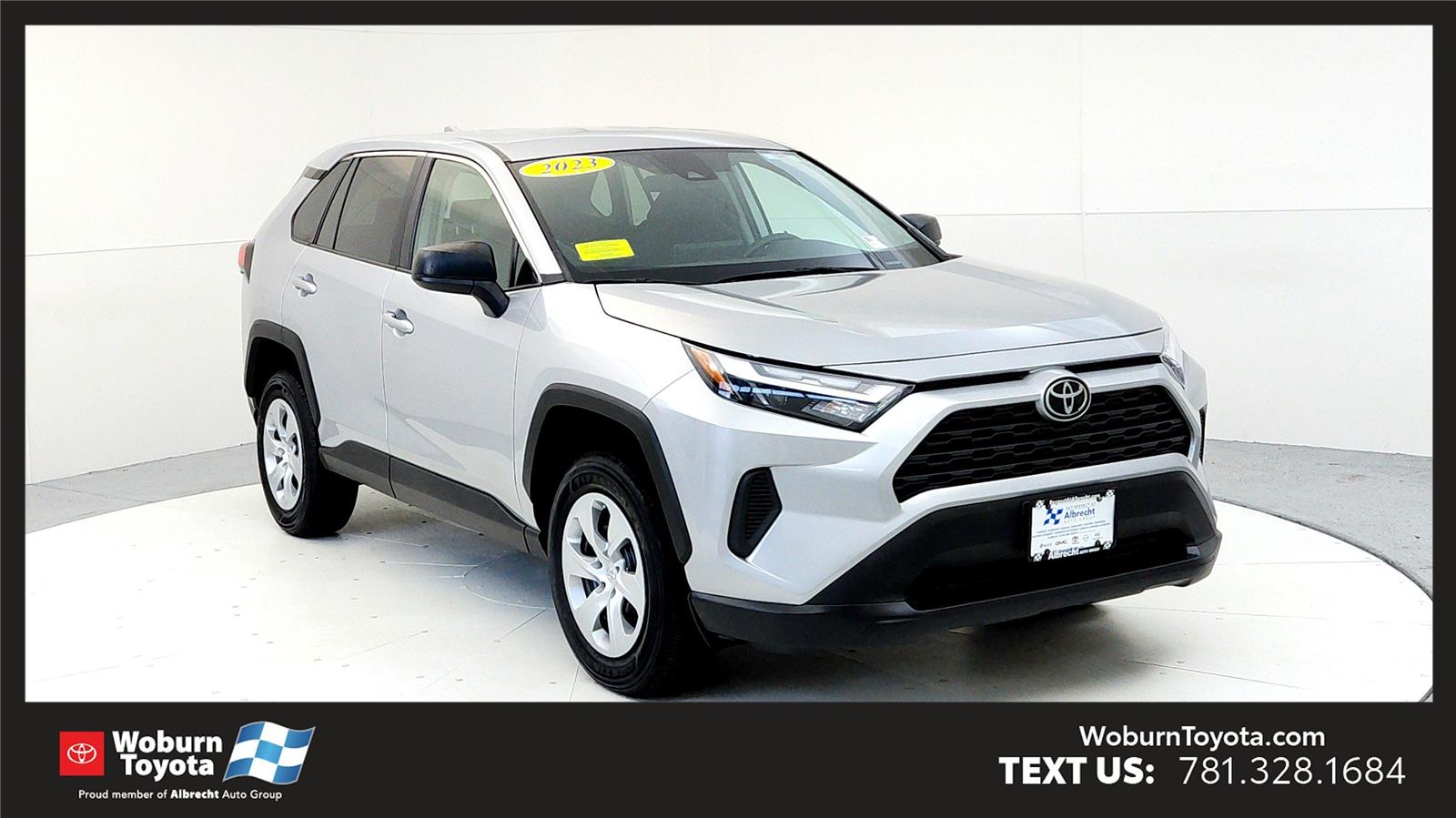2023 Toyota RAV4 LE's photo