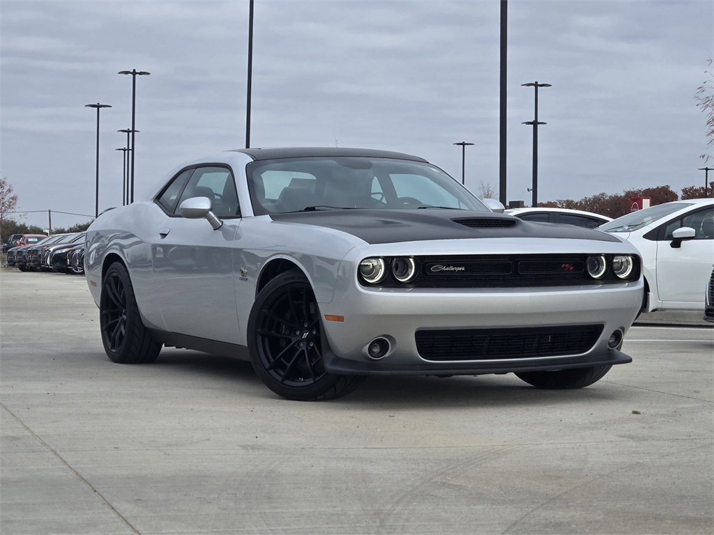 2023 Dodge Challenger R/T's photo