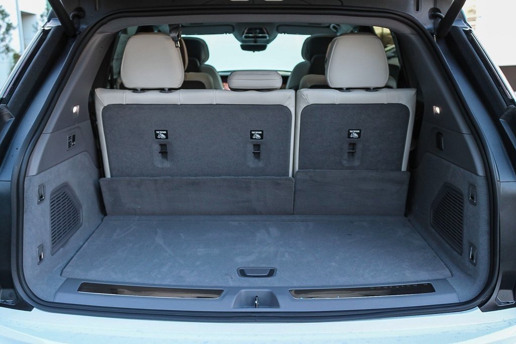 2025 Cadillac Escalade IQ Luxury photo 25