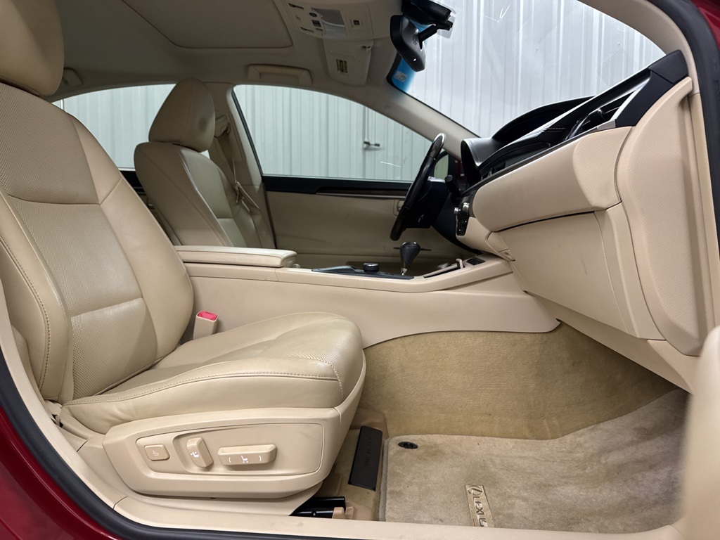 2015 Lexus ES 350 photo 29