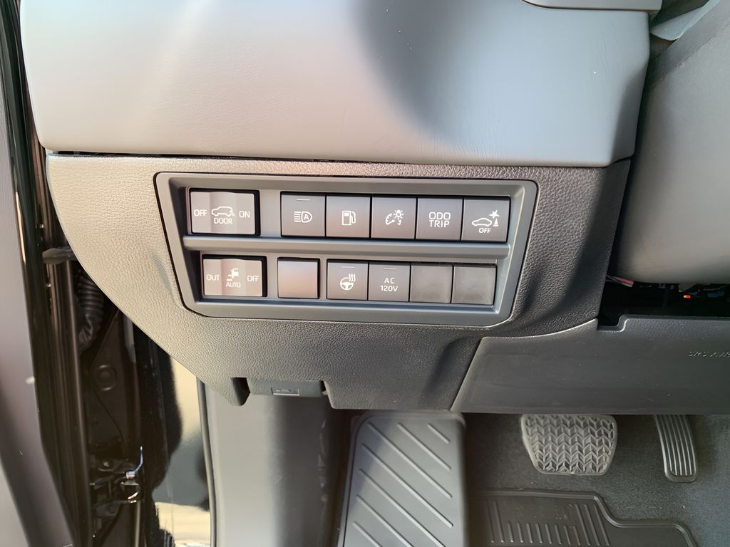 2026 Toyota Sequoia Platinum photo 25