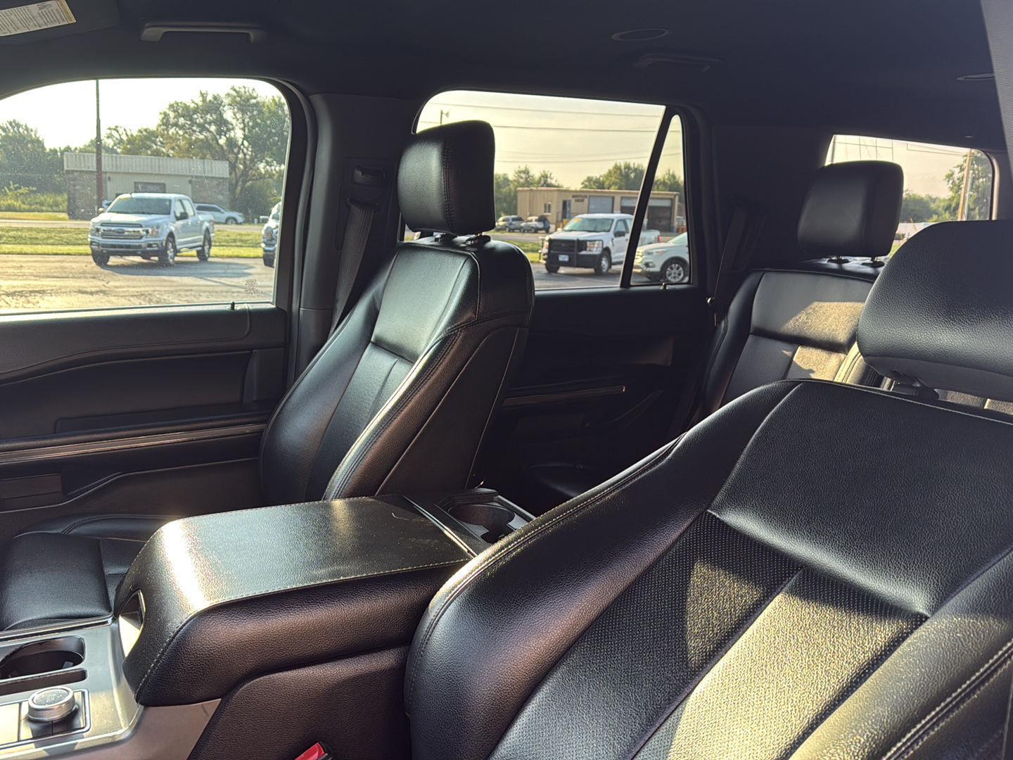 2019 Ford Expedition XLT photo 9