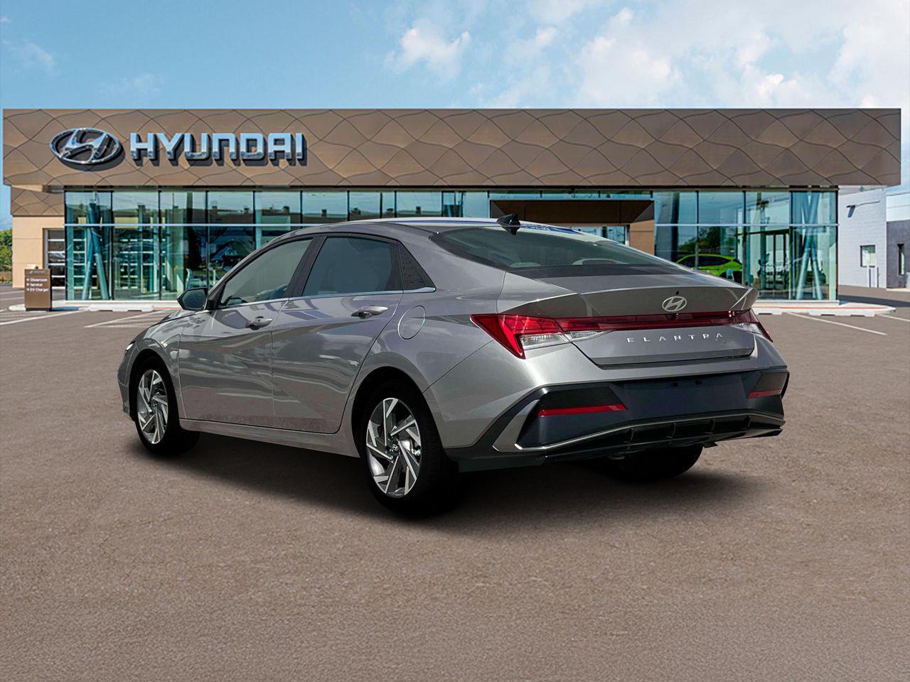 2025 Hyundai Elantra SEL Convenience photo 5