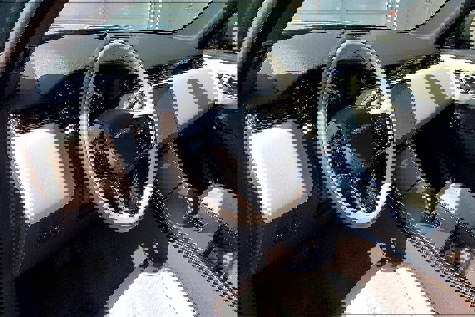 2026 Land Rover Range Rover Velar S photo 4
