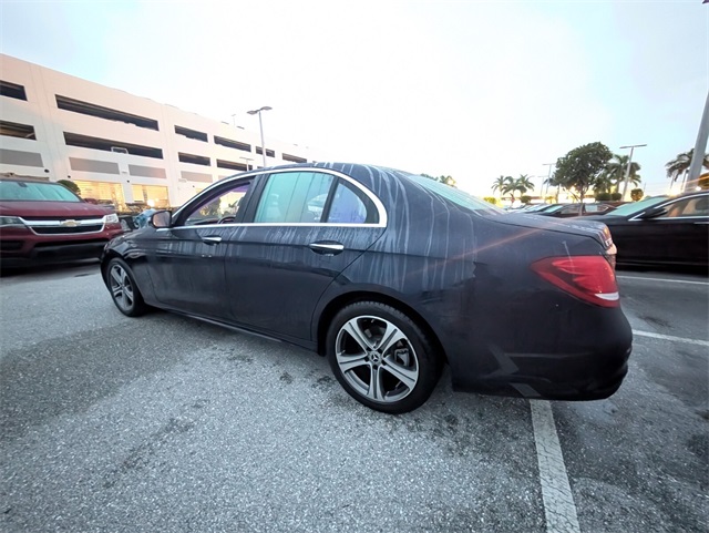 2019 Mercedes Benz E 300 4MATIC photo 9