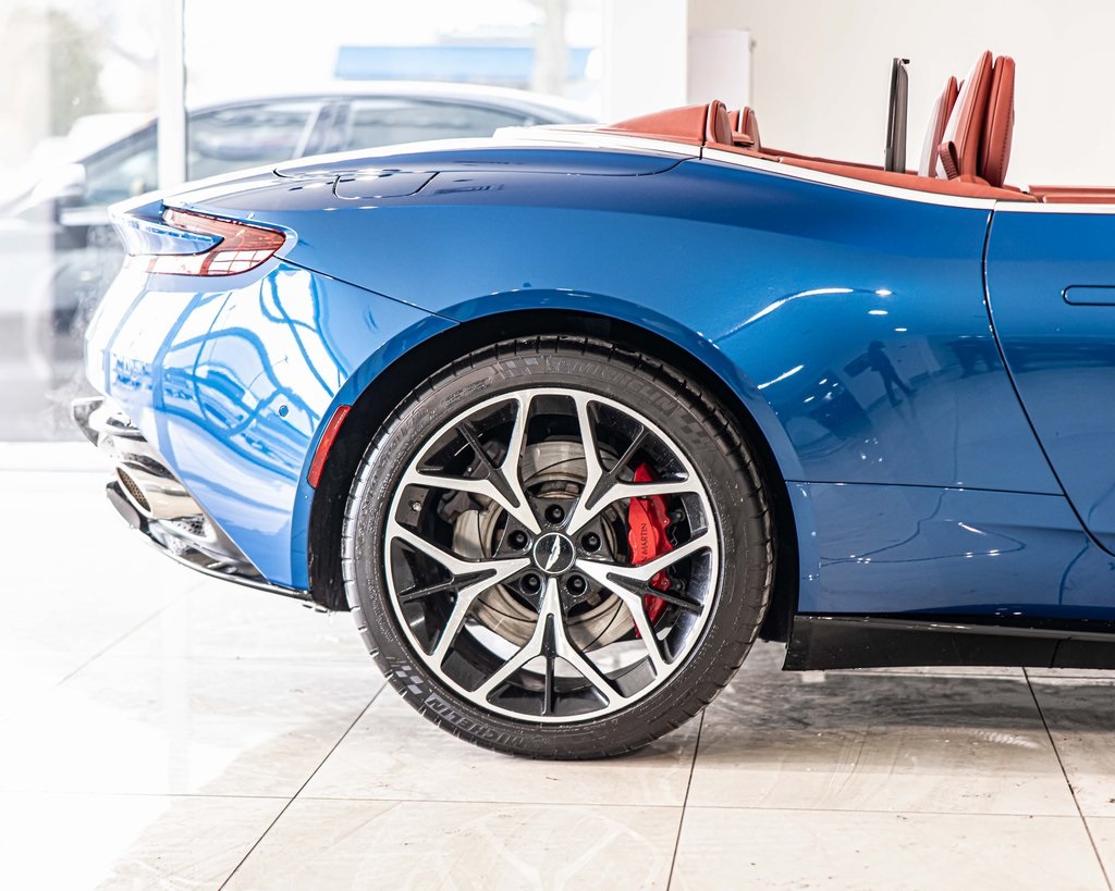 2022 ASTON MARTIN DB11 - Image 11
