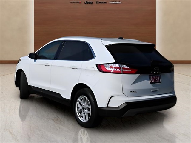 2022 Ford Edge SEL photo 3