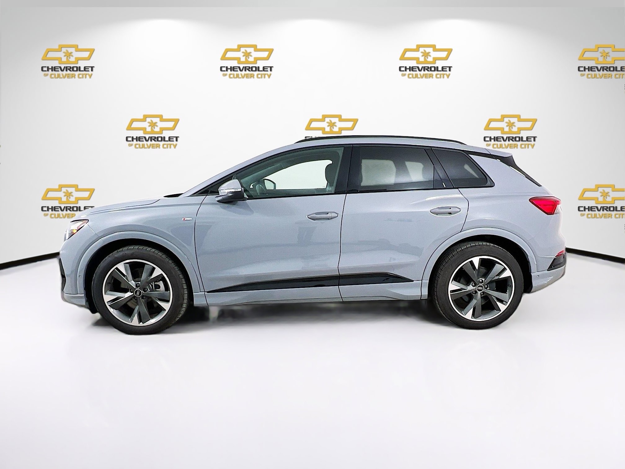 2024 Audi Q4 E-tron Premium Plus photo 3