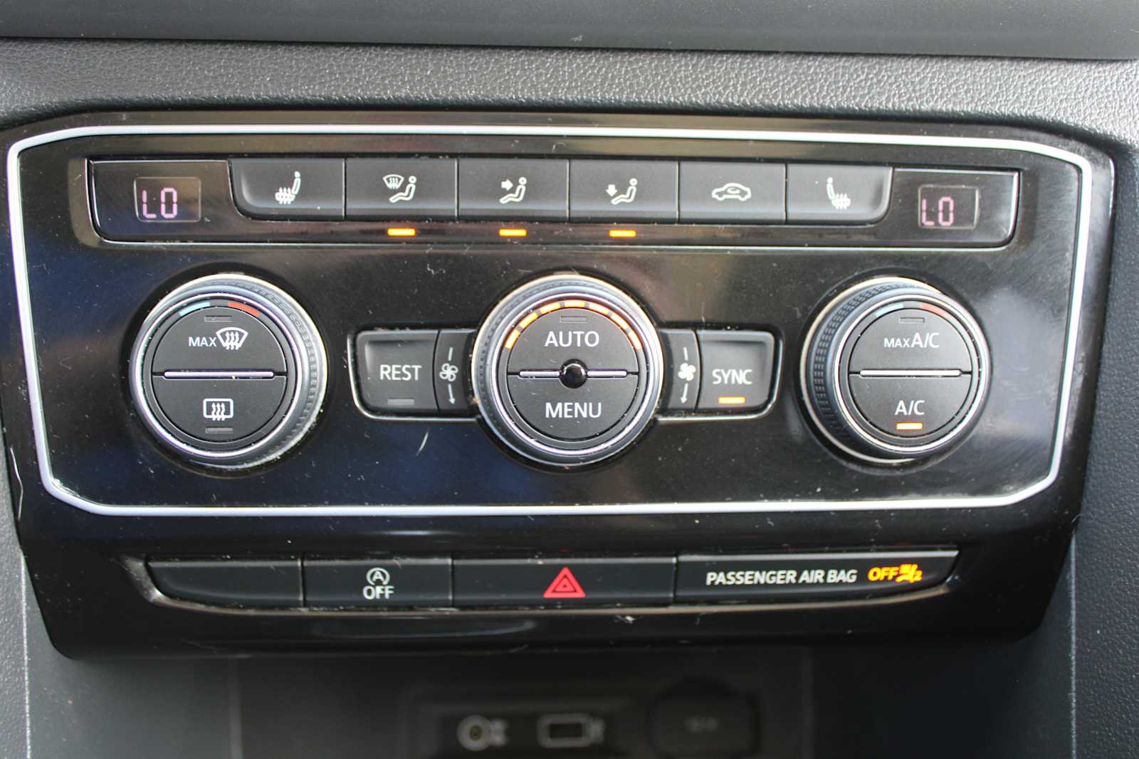 2018 Volkswagen Atlas V6 SEL photo 38