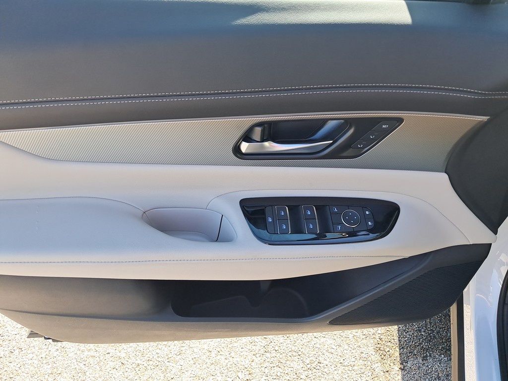 2025 Nissan Murano SL photo 11