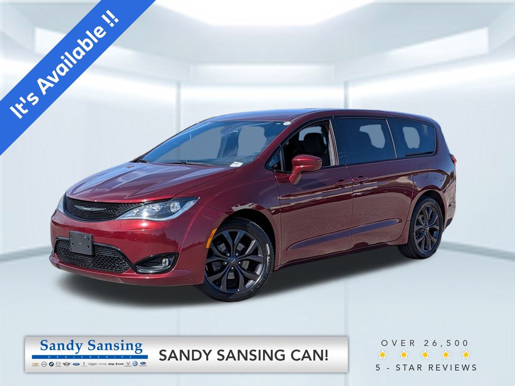 2019 Chrysler Pacifica Touring L Plus's photo