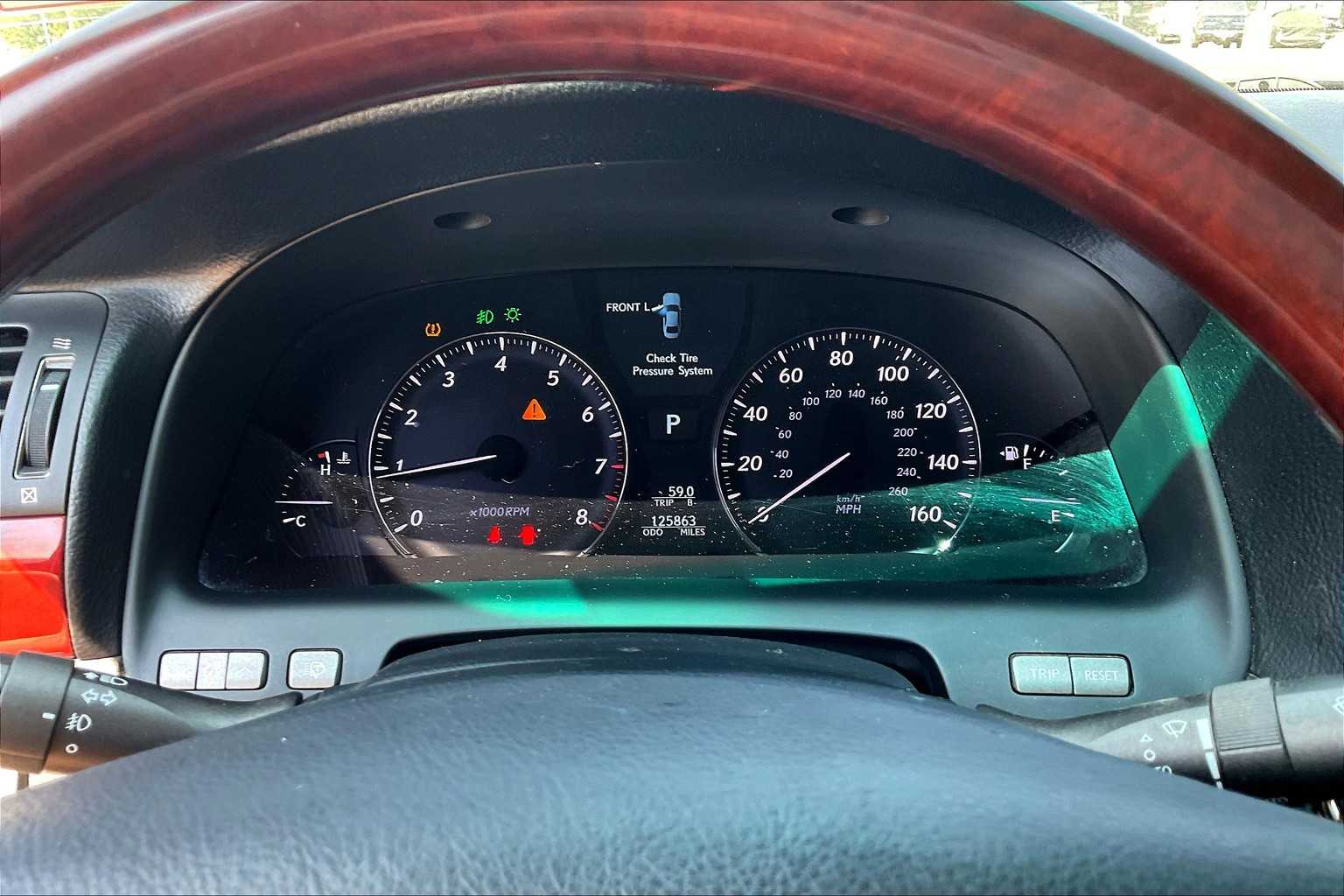 2009 Lexus LS 460 photo 24