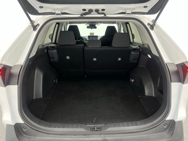 2024 Toyota RAV4 LE photo 35