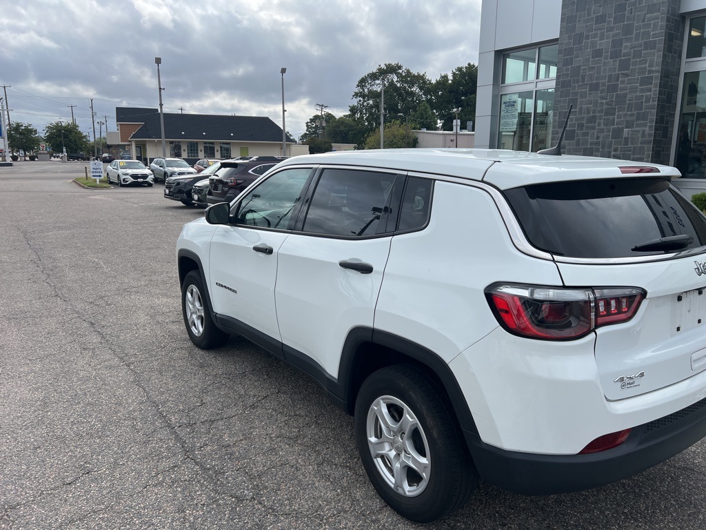 2022 Jeep Compass Sport photo 5