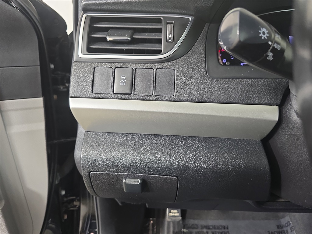 2015 Toyota Camry XSE photo 23