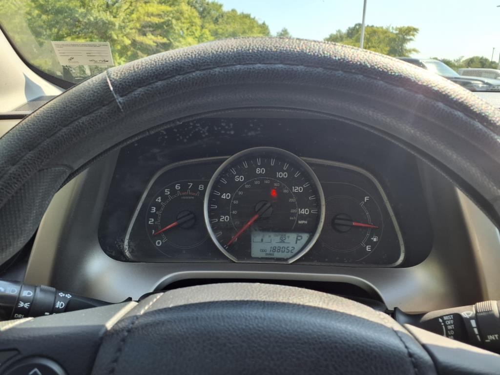 2015 Toyota RAV4 XLE photo 16