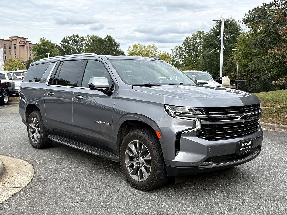 2022 Chevrolet Suburban LT photo 4