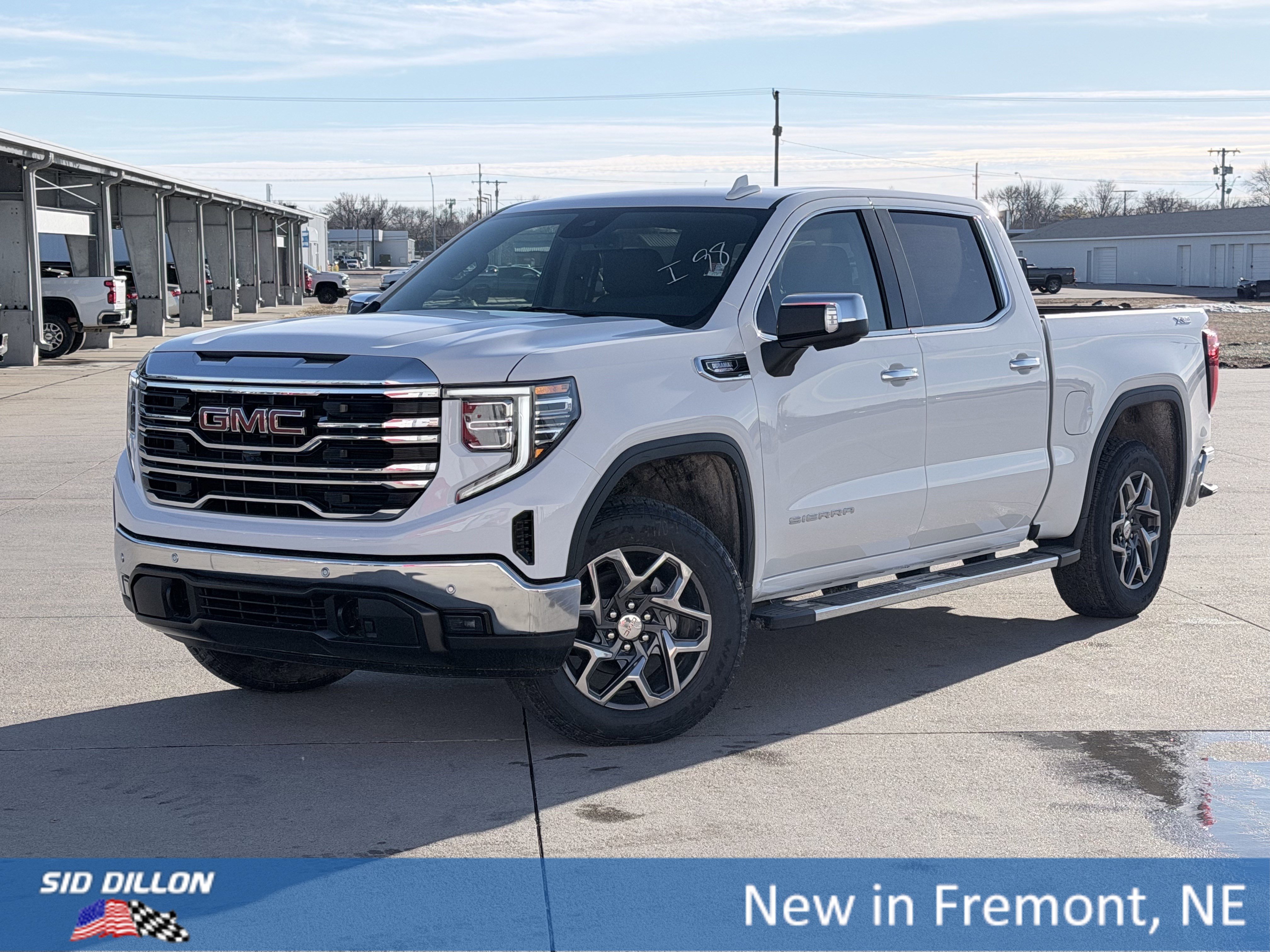 2026 GMC Sierra 1500 SLT's photo