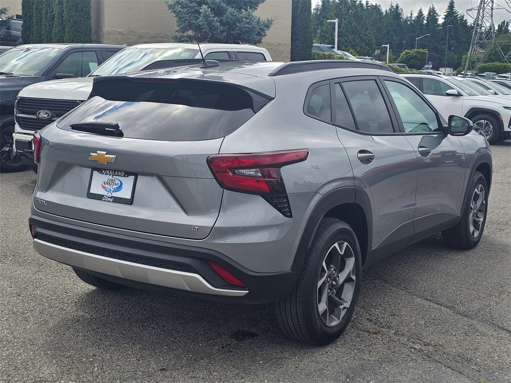 2024 Chevrolet Trax LT photo 7