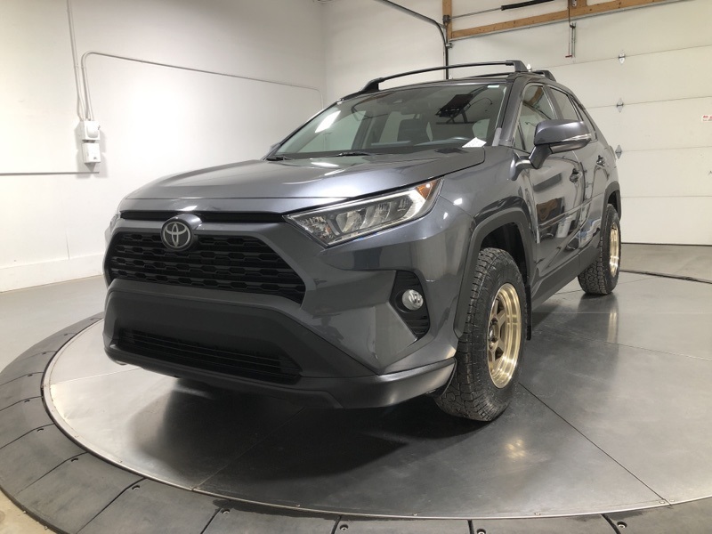 2020 Toyota RAV4 XLE Sport photo 3