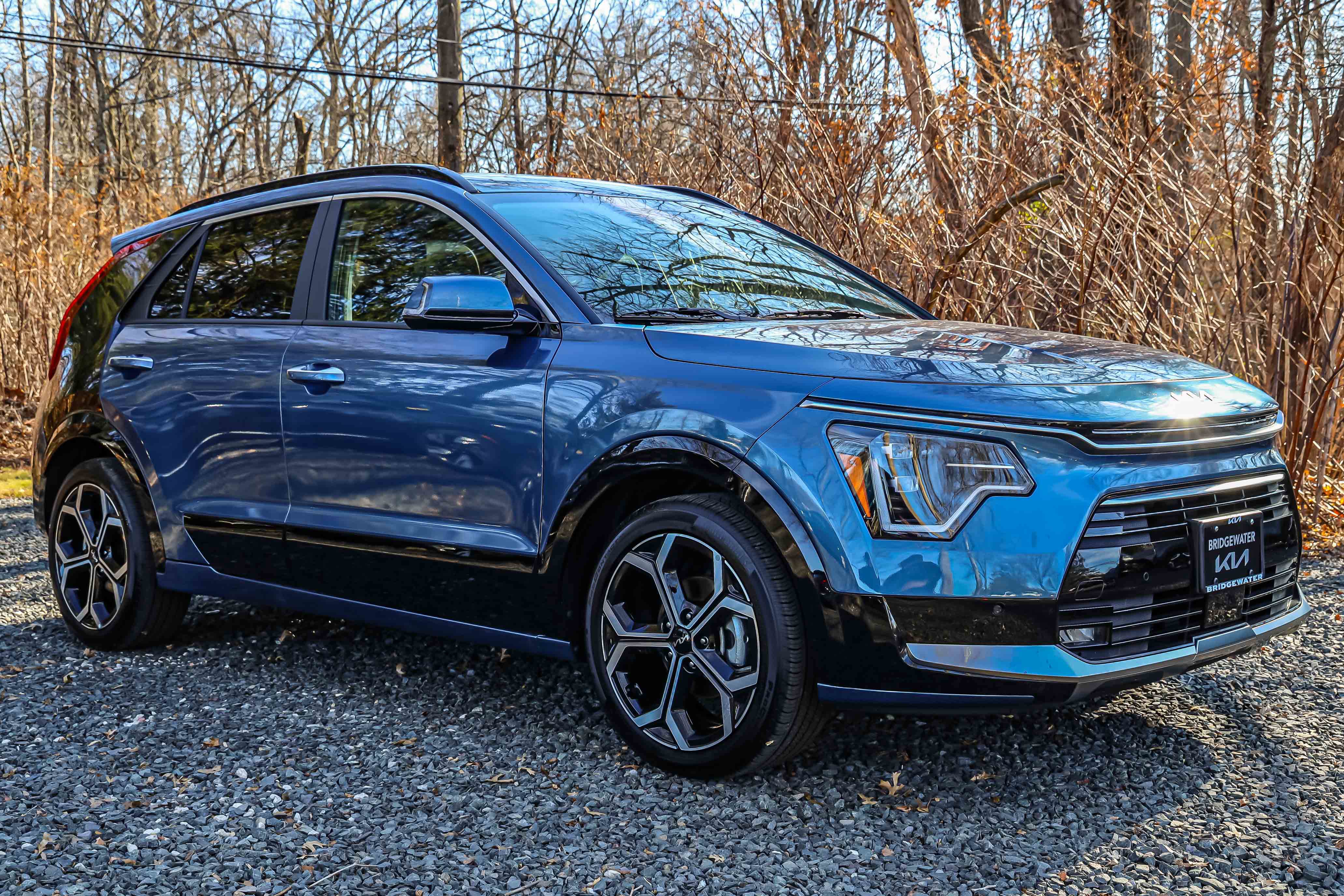 2025 Kia Niro SX Touring's photo