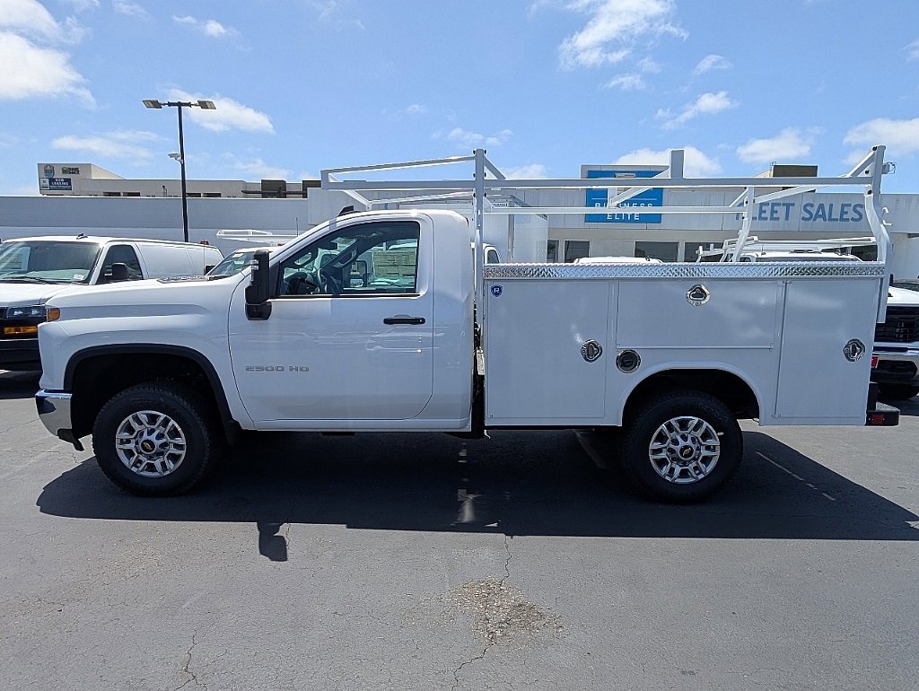 2025 Chevrolet Silverado 2500HD photo 3