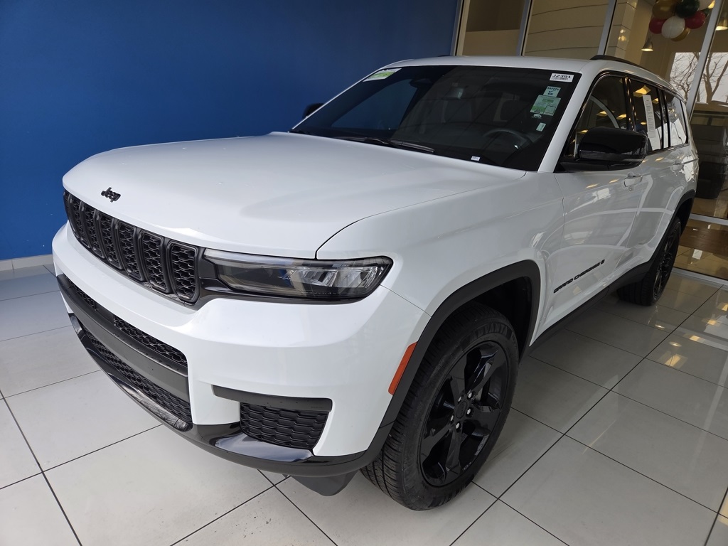 2023 Jeep Grand Cherokee L Altitude's photo