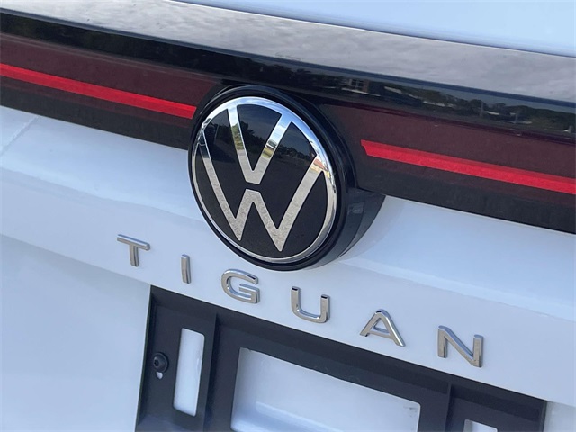 2025 Volkswagen Tiguan SE photo 4