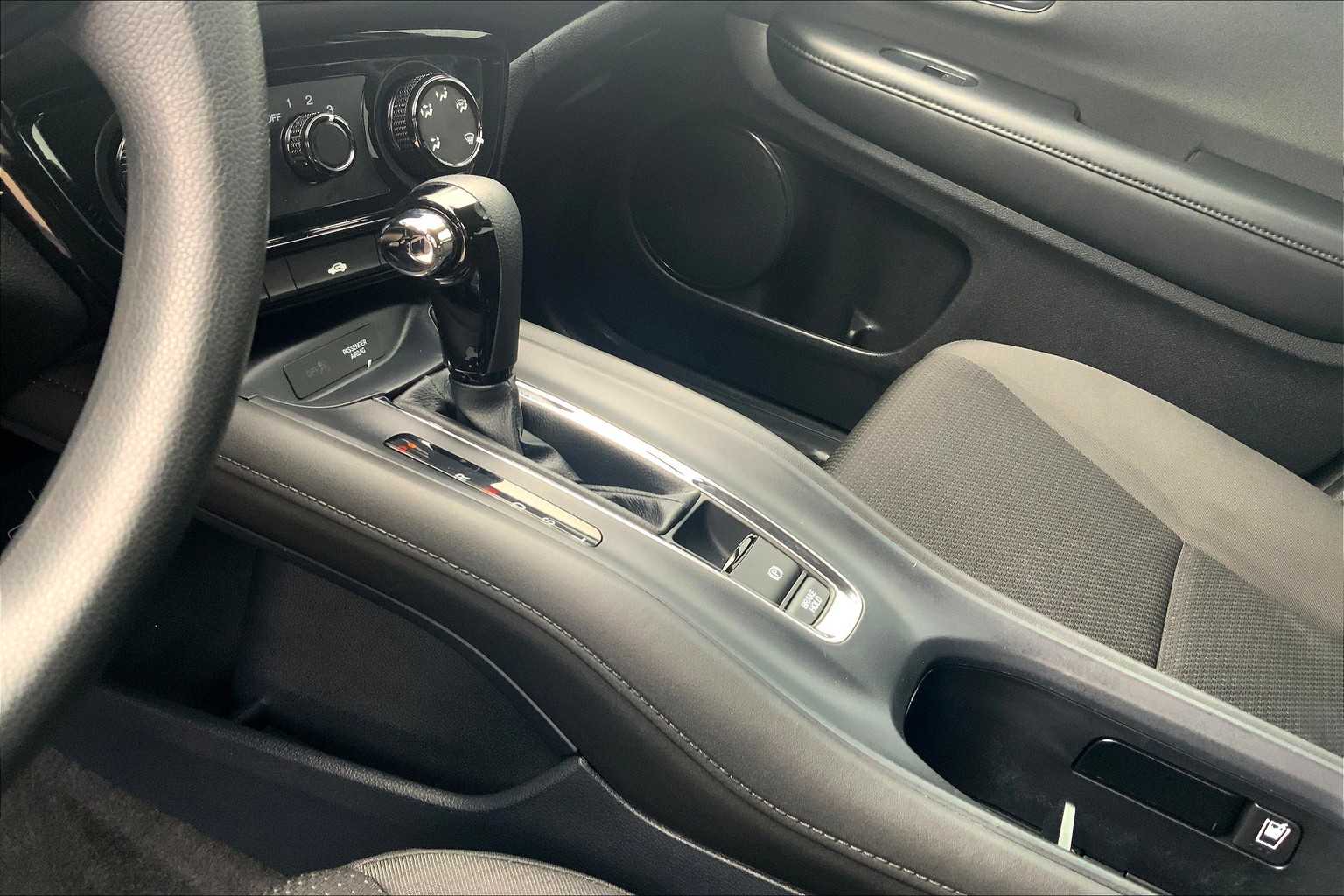 2022 Honda HR-V LX photo 13