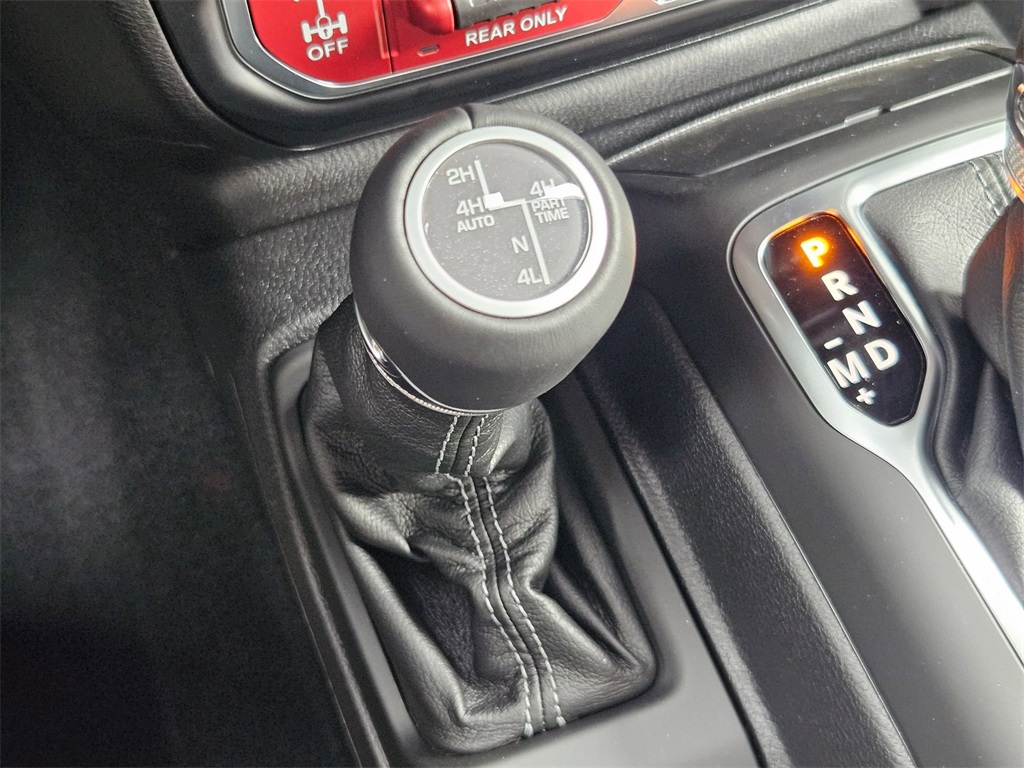 2025 Jeep Wrangler Rubicon X photo 29