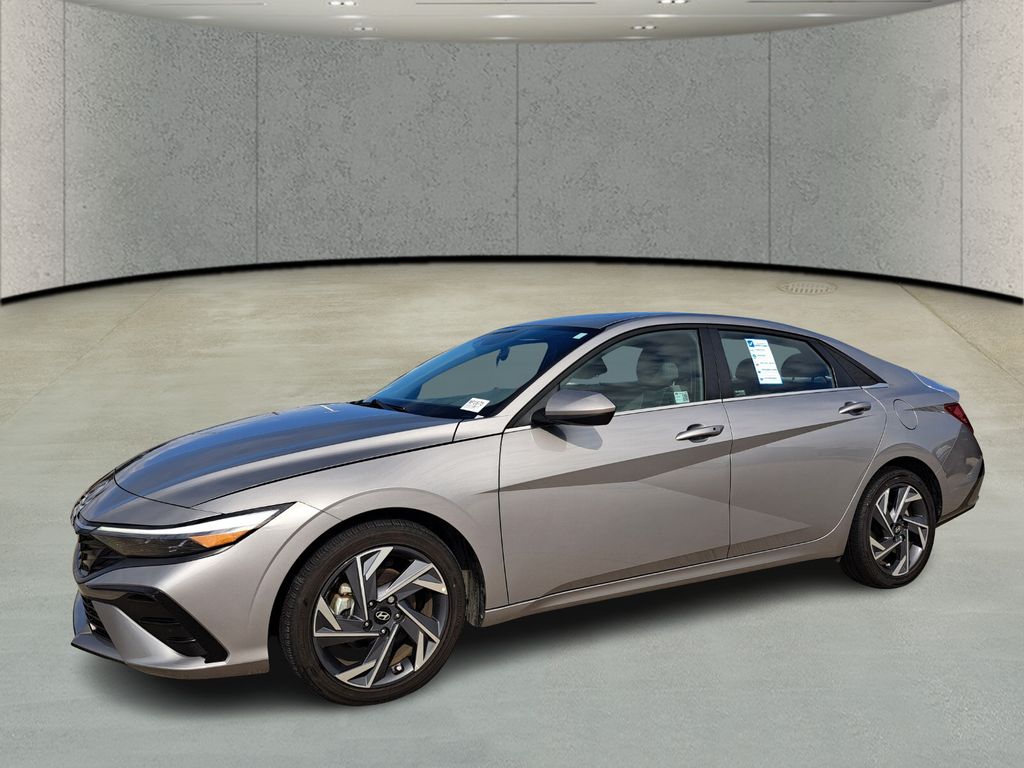 2025 Hyundai Elantra SEL's photo