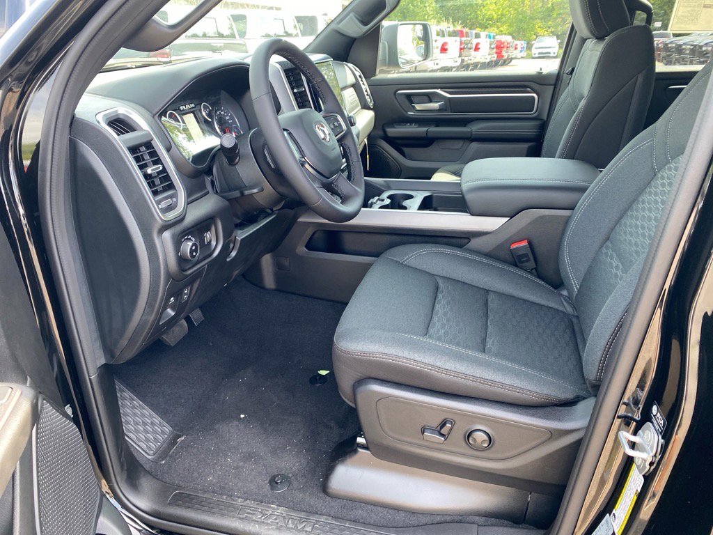 2026 Ram 1500 Big Horn photo 4