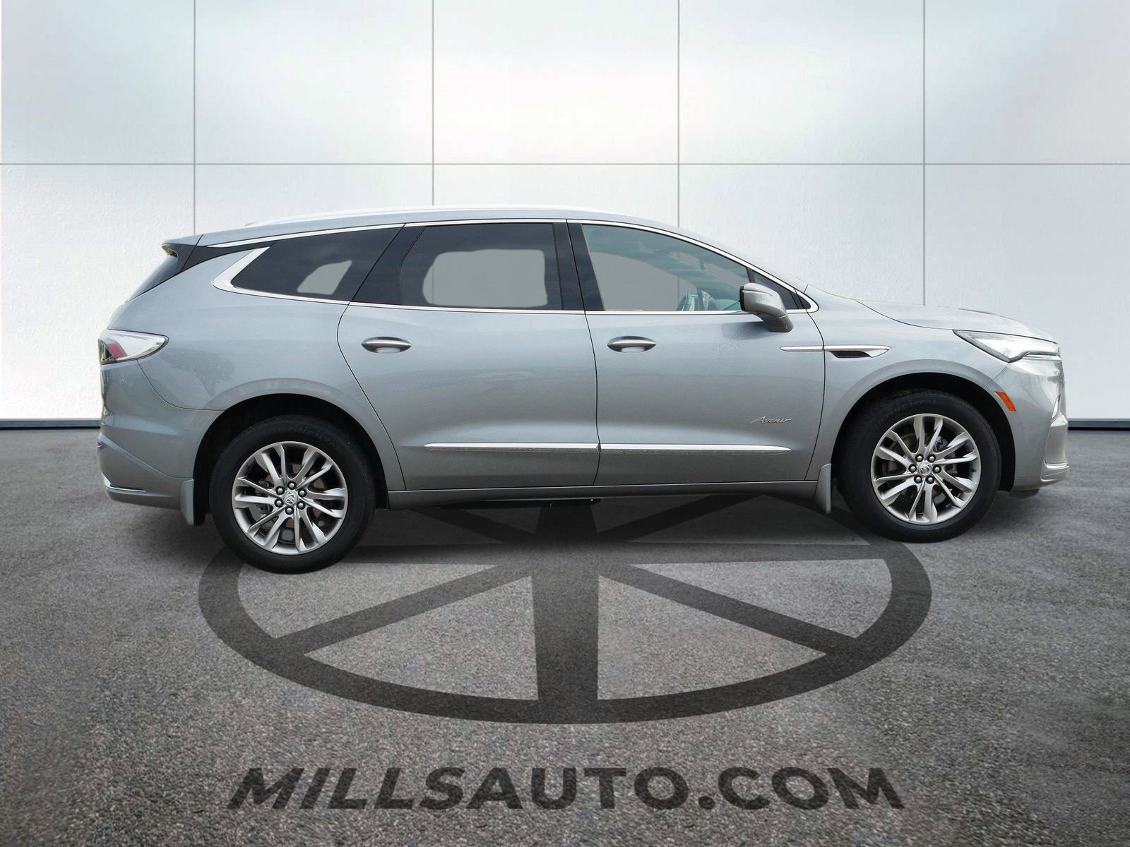 2023 Buick Enclave Avenir photo 3