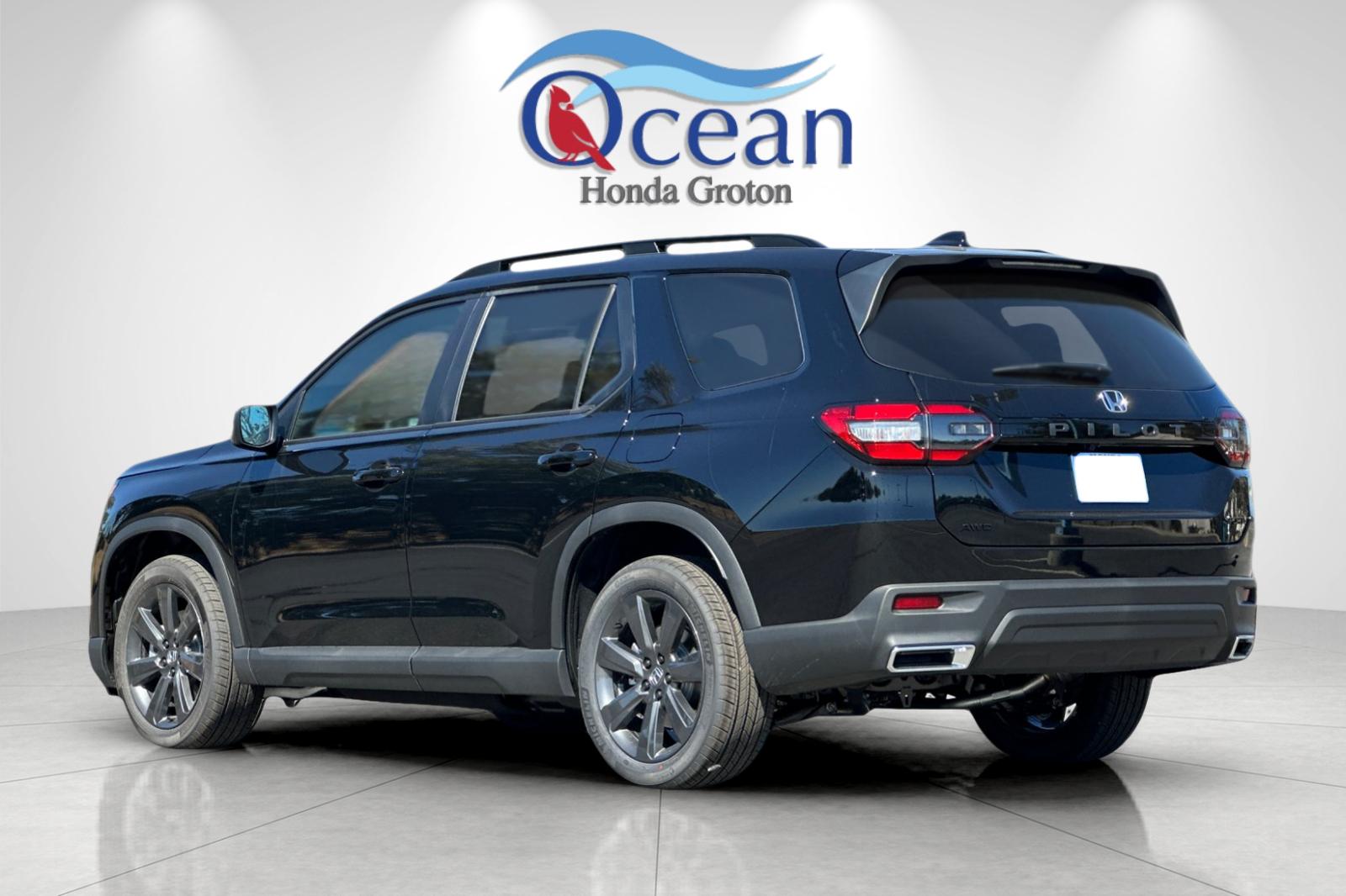 2025 Honda Pilot Sport photo 2