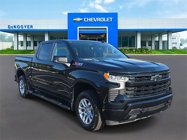 2025 Chevrolet Silverado RST photo 3