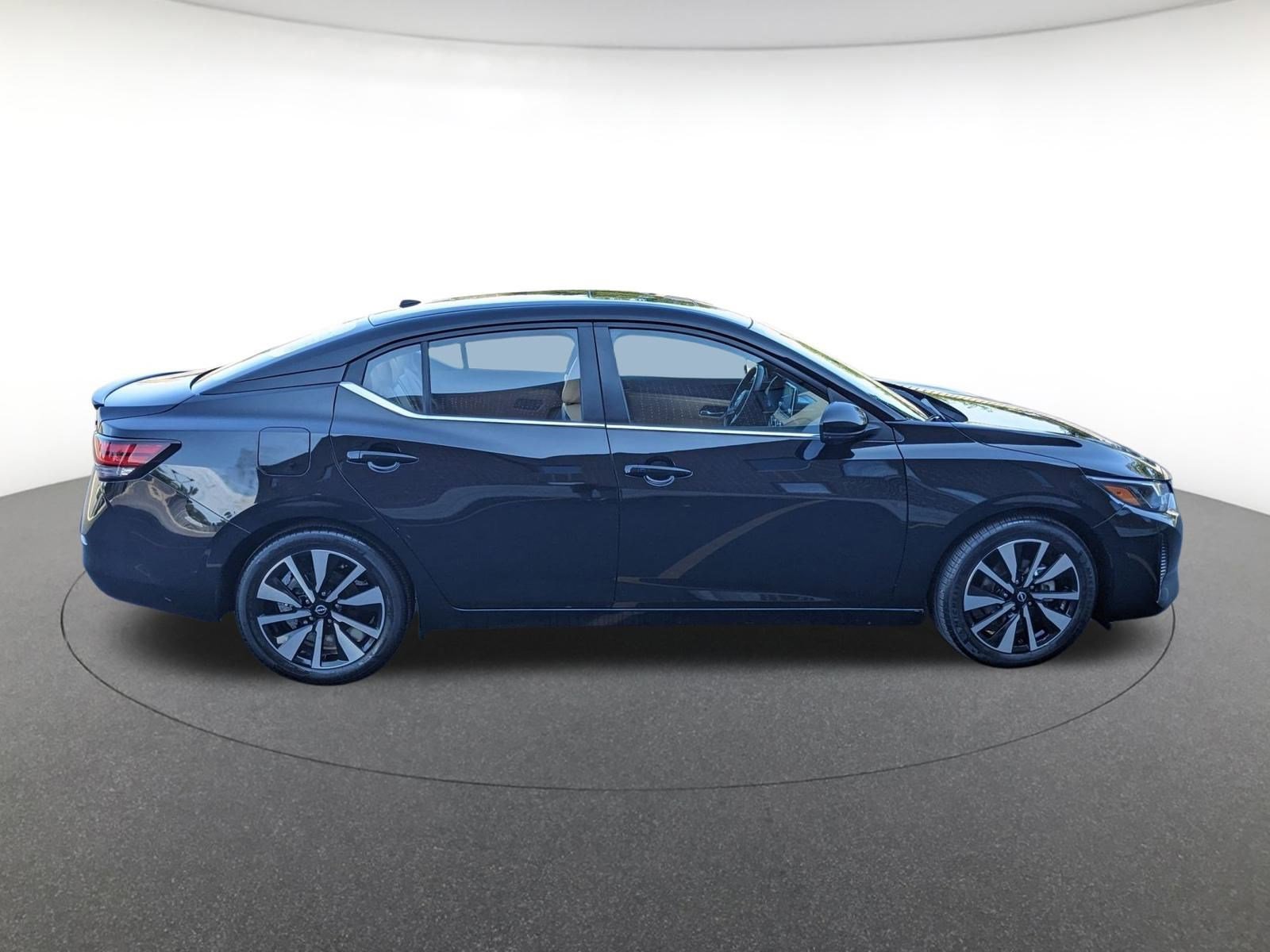 2024 Nissan Sentra SV photo 4