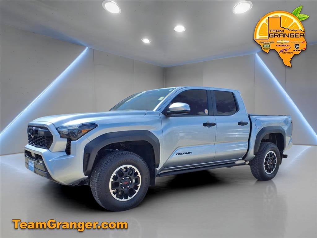 2024 Toyota Tacoma TRD Off-Road photo 3