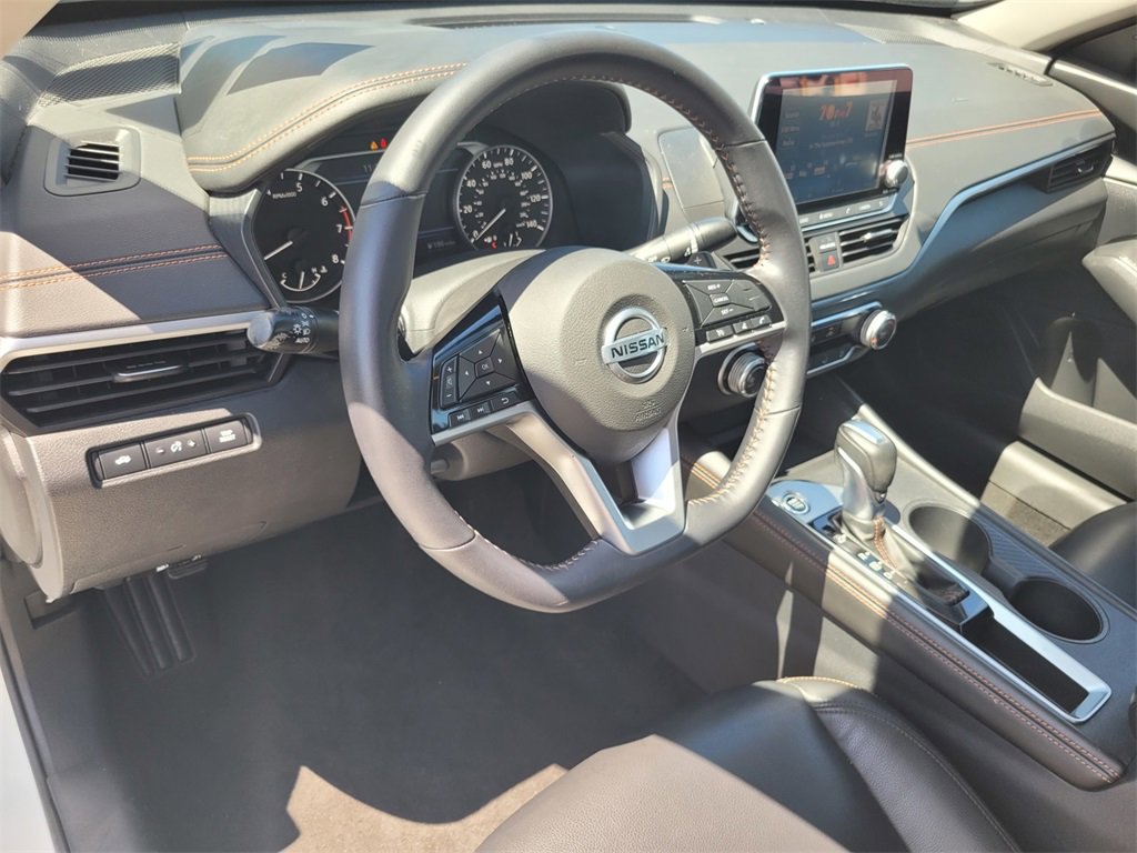 2021 Nissan Altima 2.5 SR photo 10