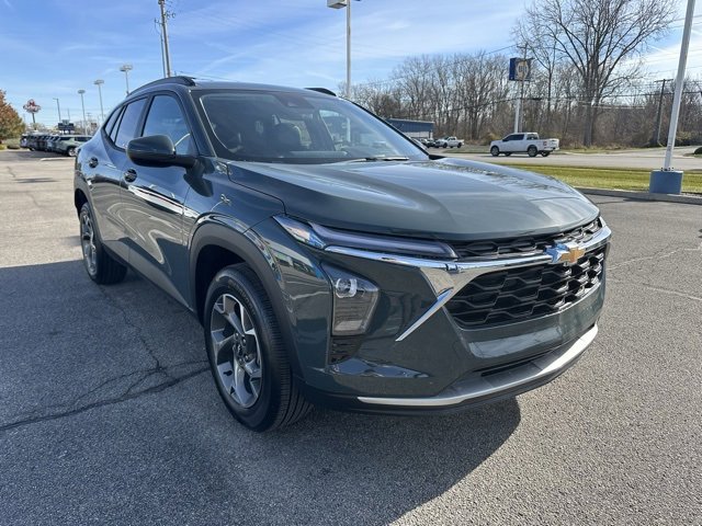 2026 Chevrolet Trax LT photo 3