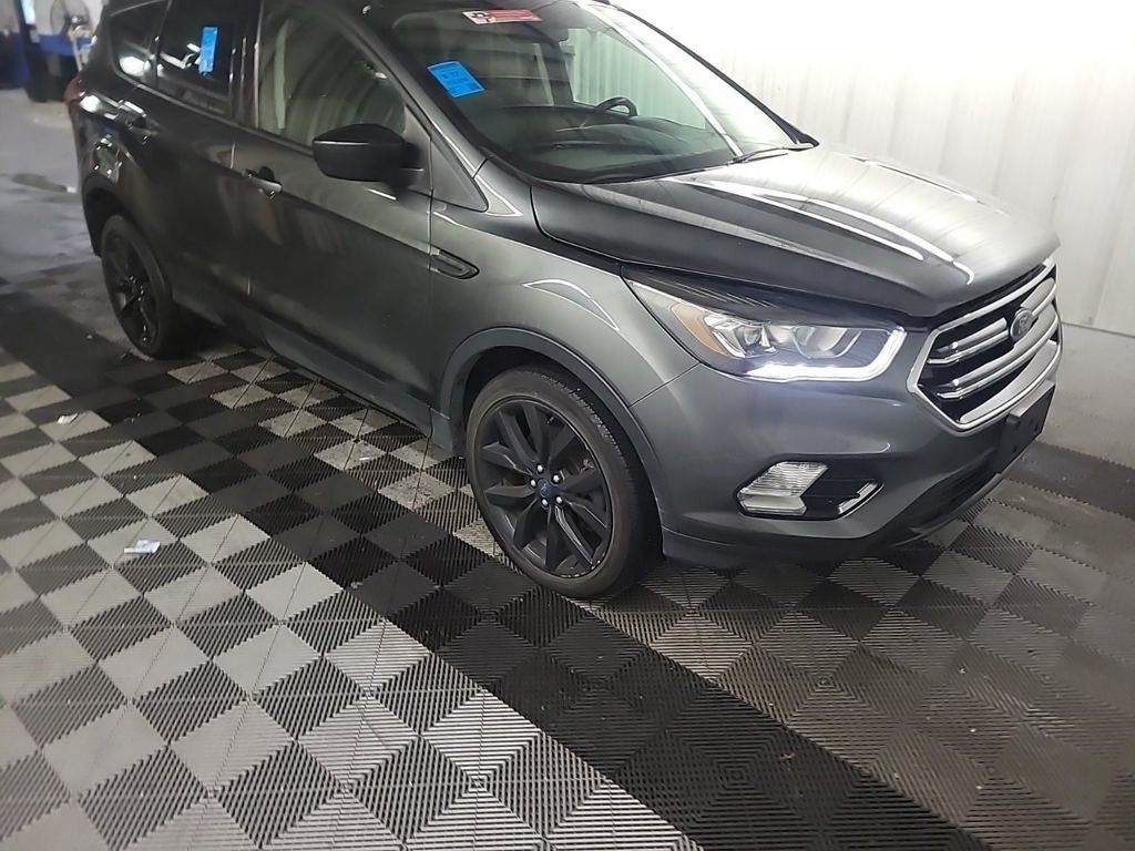 2019 Ford Escape SE photo 2